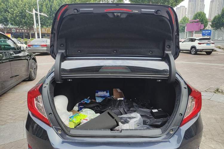 Used Honda Civic 2016 220TURBO CVT Prestige Edition Trunk