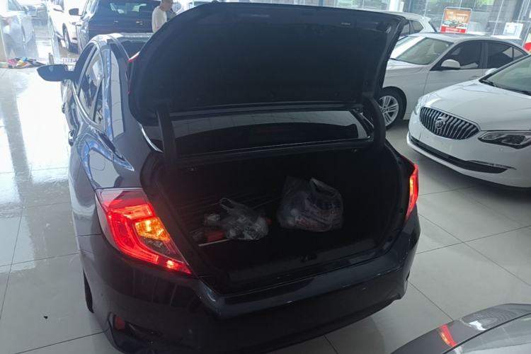 Used Honda Civic 2016 220TURBO CVT Prestige Edition Trunk