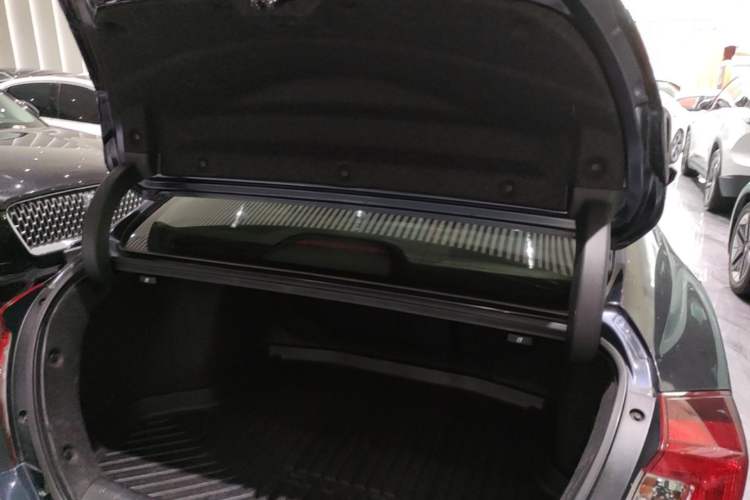 Used Honda Civic 2016 220TURBO CVT Luxury Edition Trunk