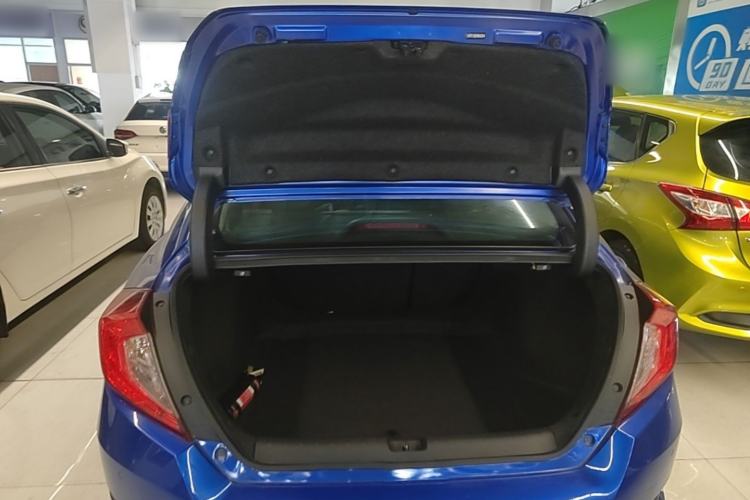 Used Honda Civic 2016 220TURBO CVT Luxury Edition Trunk