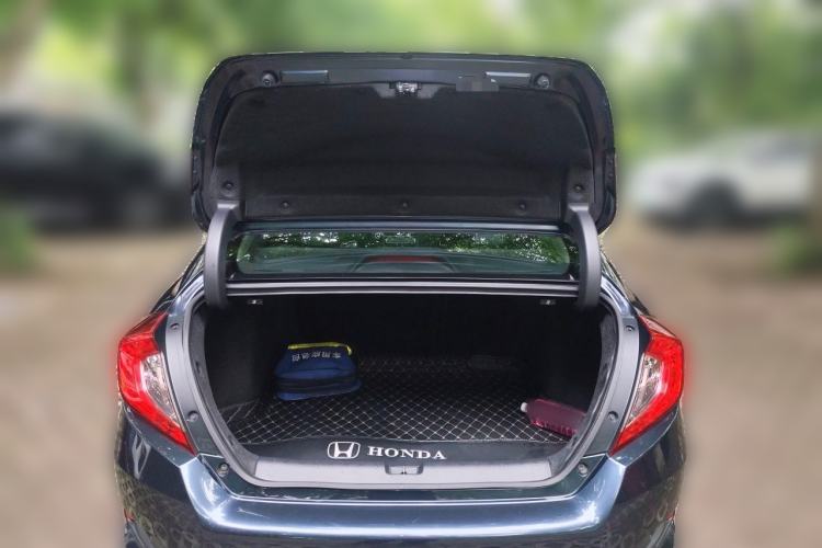 Used Honda Civic 2016 220TURBO CVT Luxury Edition Trunk