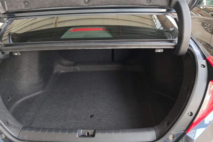 Used Honda Civic 2016 220TURBO CVT Luxury Edition Trunk