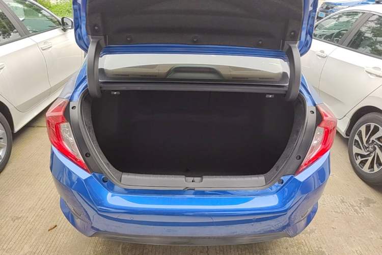 Used Honda Civic 2016 220TURBO Manual Luxury Edition Trunk