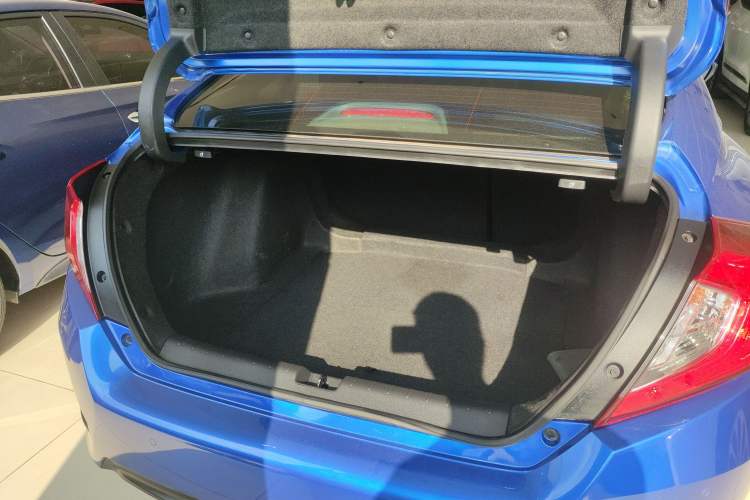 Used Honda Civic 2016 220TURBO CVT Luxury Edition Trunk