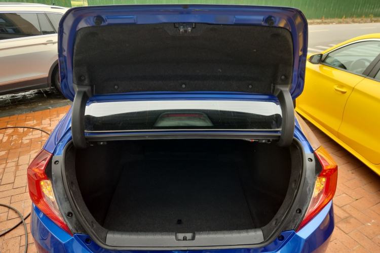 Used Honda Civic 2016 220TURBO CVT Luxury Edition Trunk