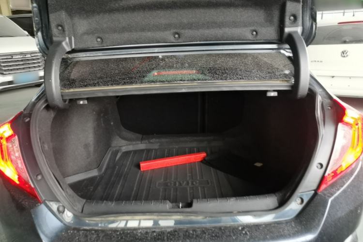 Used Honda Civic 2016 220TURBO CVT Luxury Edition Trunk