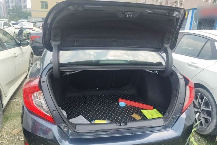 Used Honda Civic 2016 220TURBO CVT Luxury Edition Trunk