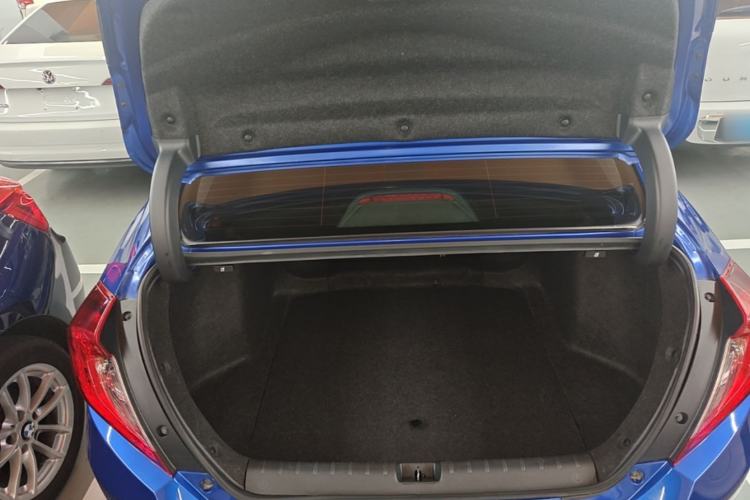 Used Honda Civic 2016 220TURBO CVT Luxury Edition Trunk