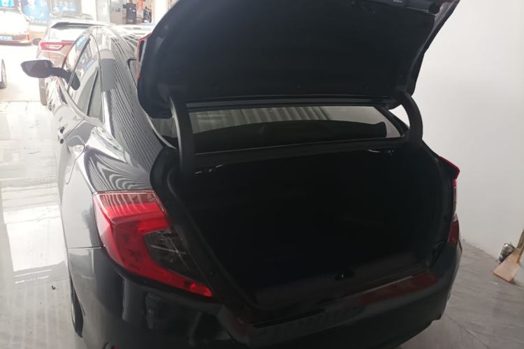 Used Honda Civic 2016 220TURBO CVT Luxury Edition Trunk