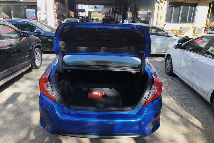 Used Honda Civic 2016 220TURBO CVT Luxury Edition Trunk