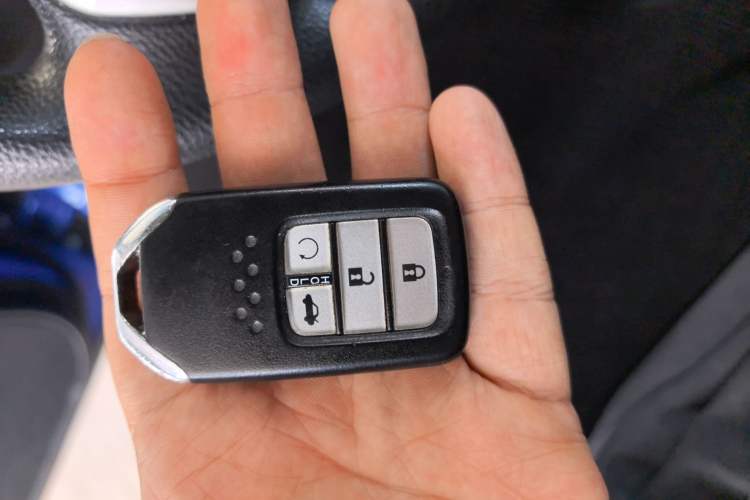 Used Honda Civic 2016 220TURBO CVT Luxury Edition Vehicle Key