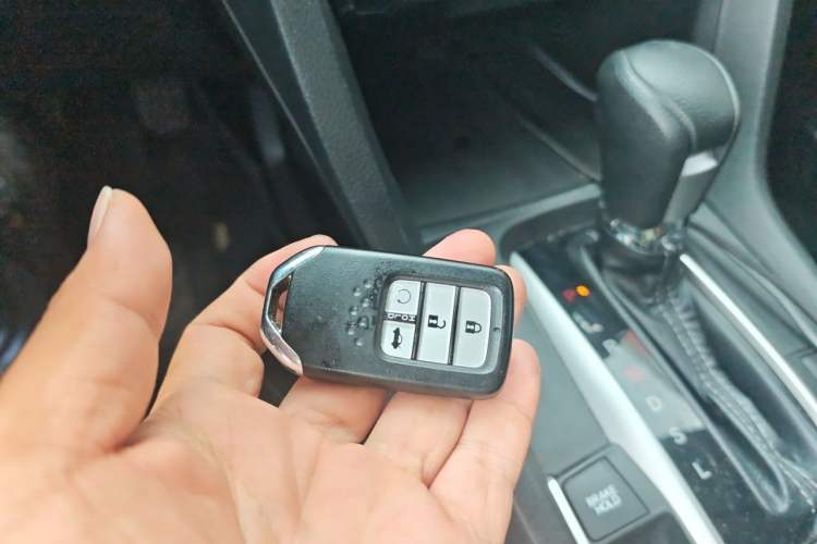 Used Honda Civic 2016 220TURBO CVT Luxury Edition Vehicle Key