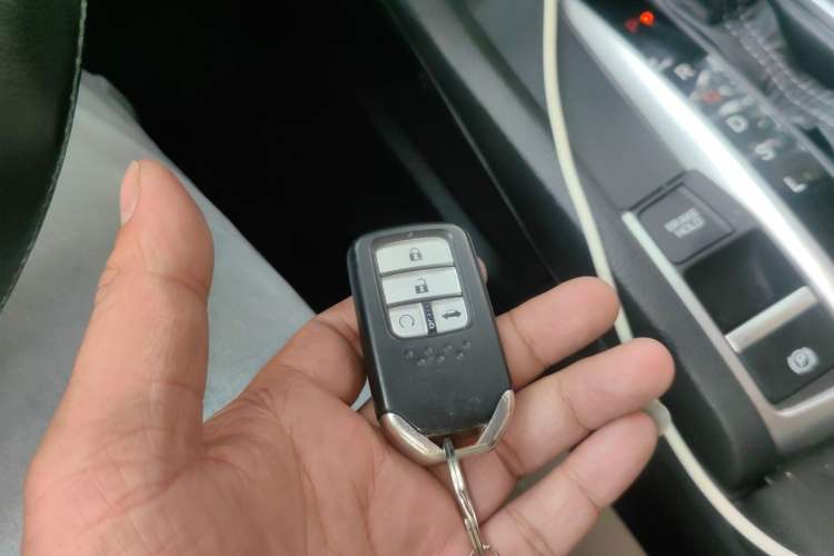 Used Honda Civic 2016 220TURBO CVT Luxury Edition Vehicle Key