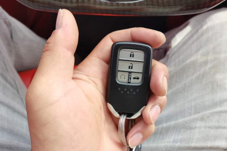 Used Honda Civic 2016 220TURBO CVT Luxury Edition Vehicle Key