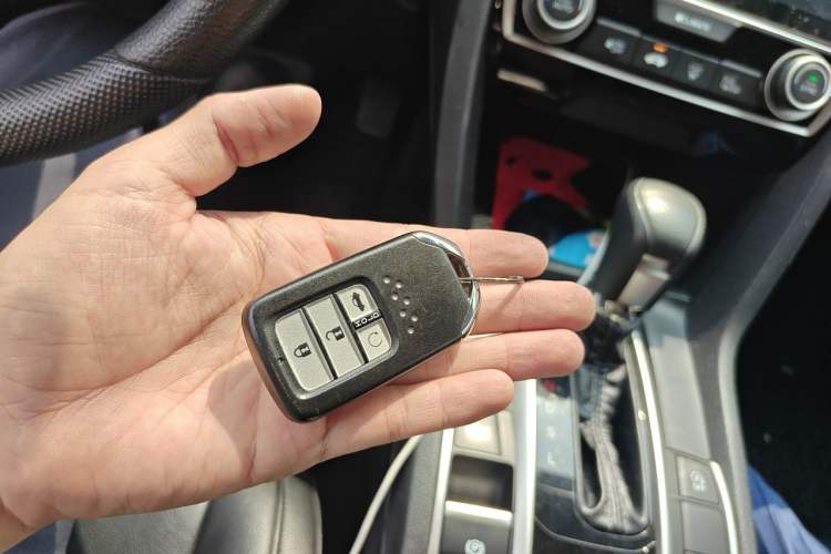 Used Honda Civic 2016 220TURBO CVT Luxury Edition Vehicle Key