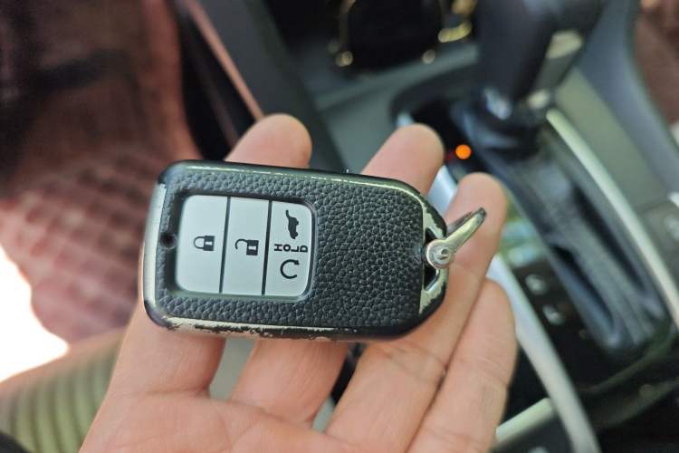 Used Honda Civic 2016 220TURBO CVT Luxury Edition Vehicle Key