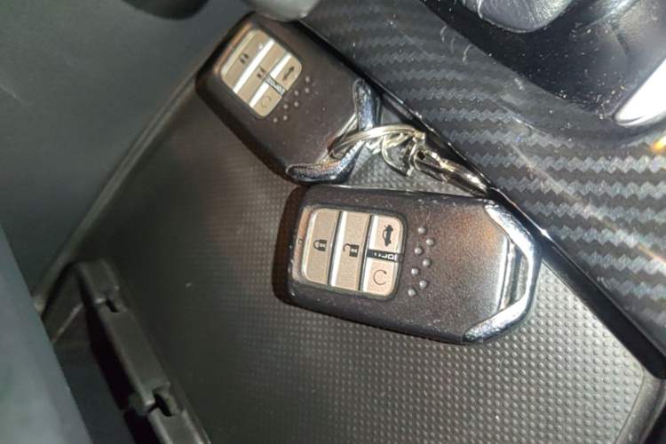 Used Honda Civic 2016 220TURBO CVT Luxury Edition Vehicle Key