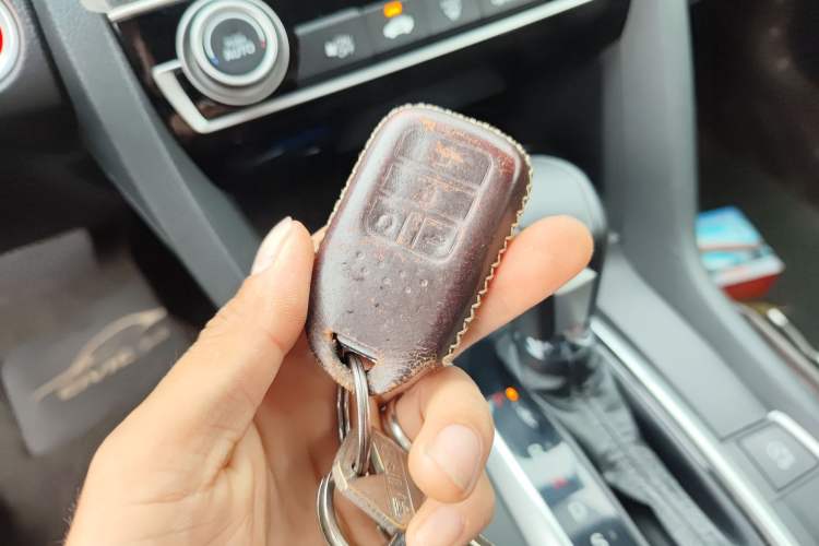 Used Honda Civic 2016 220TURBO CVT Luxury Edition Vehicle Key