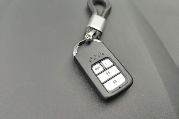 Used Honda Civic 2016 220TURBO CVT Luxury Edition Vehicle Key