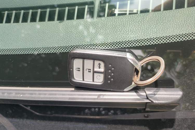 Used Honda Civic 2016 220TURBO CVT Luxury Edition Vehicle Key