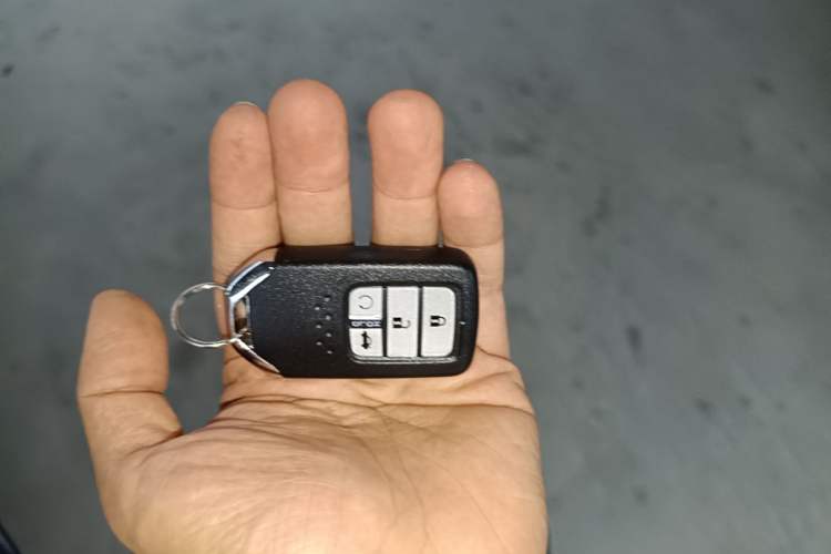 Used Honda Civic 2016 220TURBO CVT Luxury Edition Vehicle Key