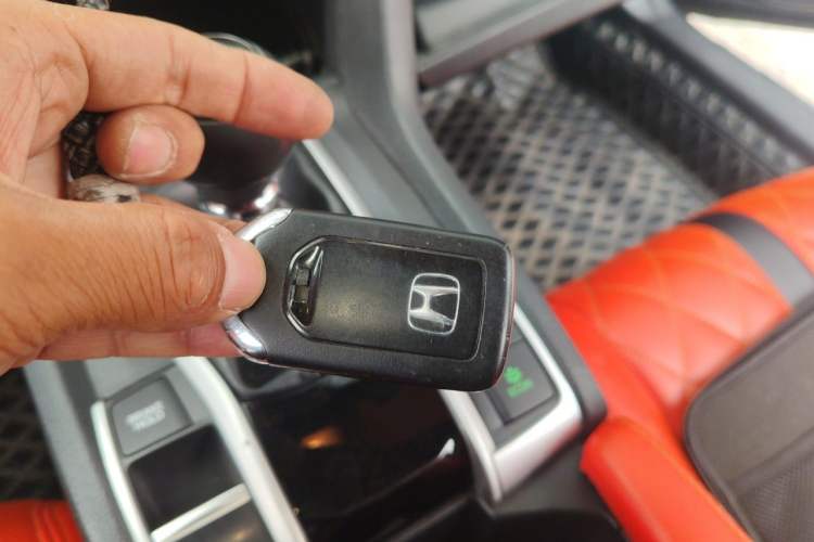 Used Honda Civic 2016 220TURBO Manual Luxury Edition Vehicle Key