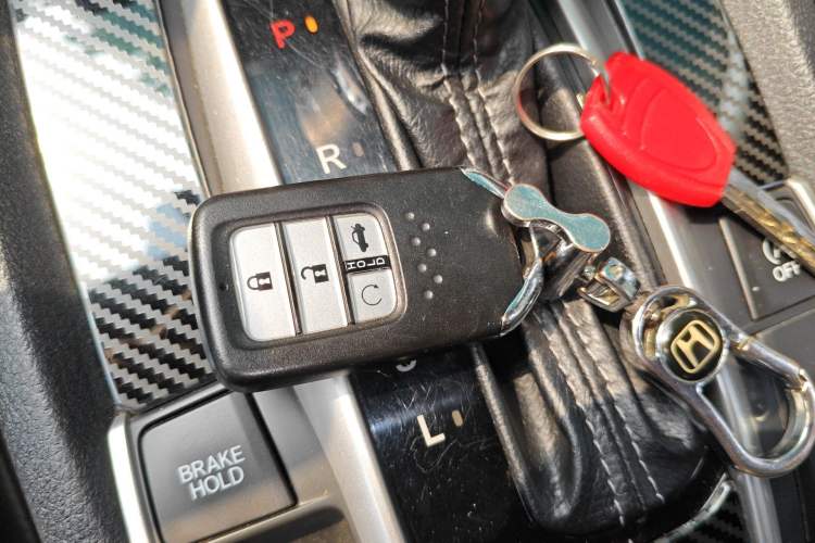 Used Honda Civic 2016 220TURBO CVT Luxury Edition Vehicle Key