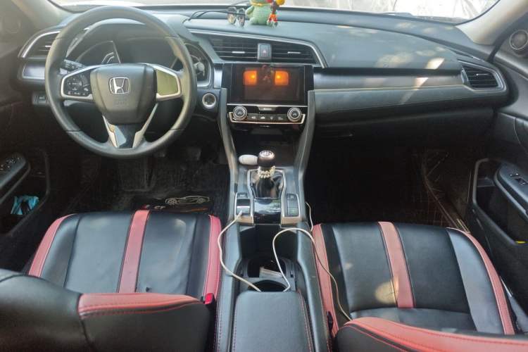 Used Honda Civic 2016 220TURBO Manual Luxury Edition Center Console
