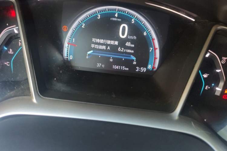 Used Honda Civic 2016 220TURBO Manual Luxury Edition Odometer Close Up