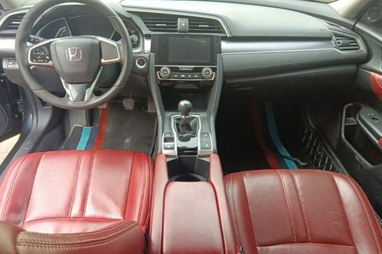 Used Honda Civic 2016 220TURBO Manual Luxury Edition Center Console