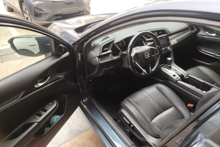 Used Honda Civic 2016 220TURBO CVT Prestige Edition Driver Seat