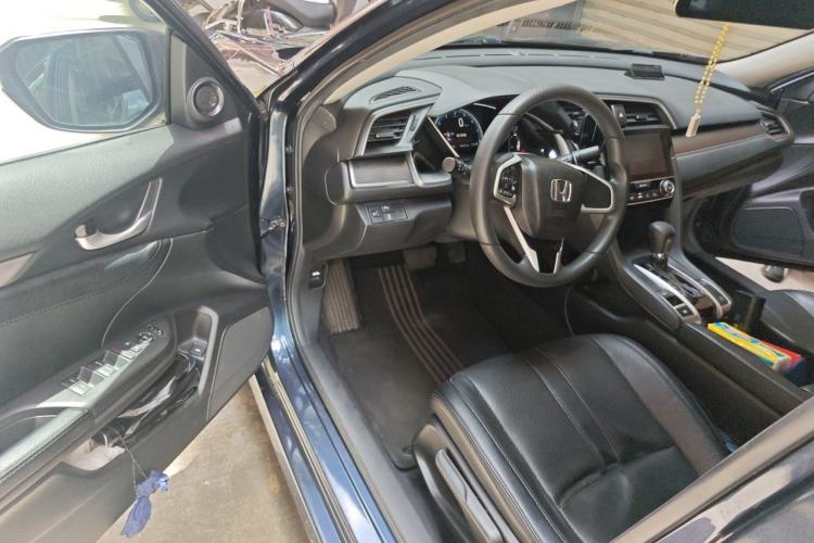 Used Honda Civic 2016 220TURBO CVT Luxury Edition Driver Seat