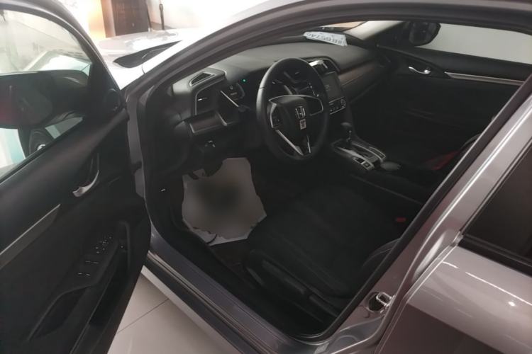 Used Honda Civic 2016 220TURBO CVT Luxury Edition Driver Seat