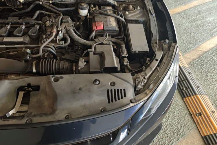 Used Honda Civic 2016 220TURBO Manual Luxury Edition Engine Bay Left