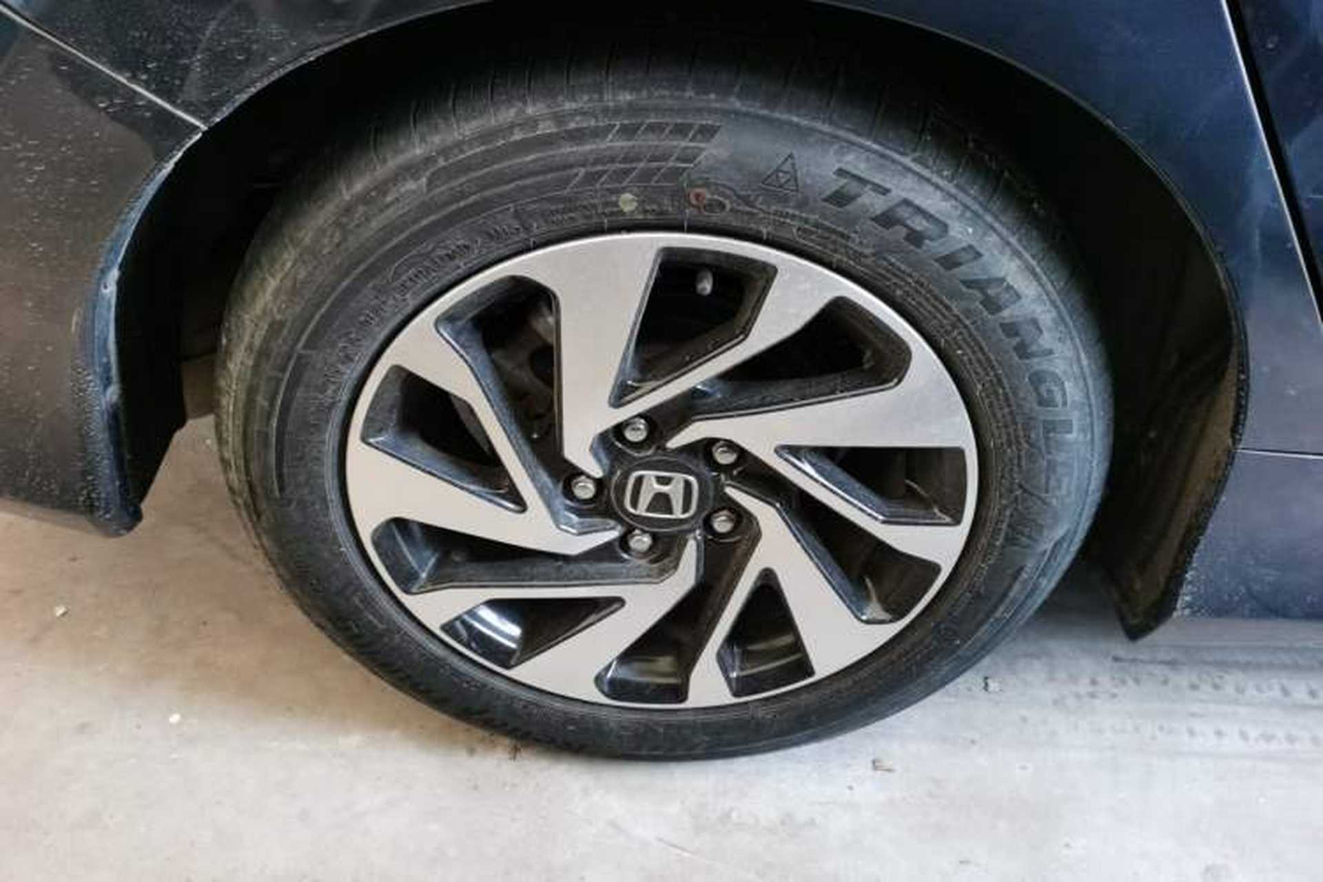 Used Honda Civic 2016 220TURBO CVT Luxury Edition Exterior 5