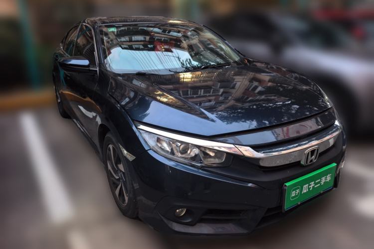 Used Honda Civic 2016 220TURBO CVT Luxury Edition Front Right 45 Deg