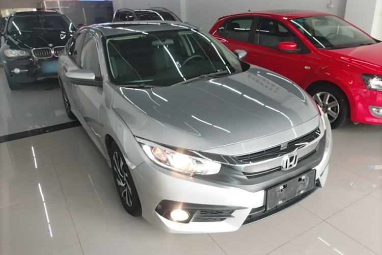 Used Honda Civic 2016 220TURBO CVT Luxury Edition Front Right 45 Deg