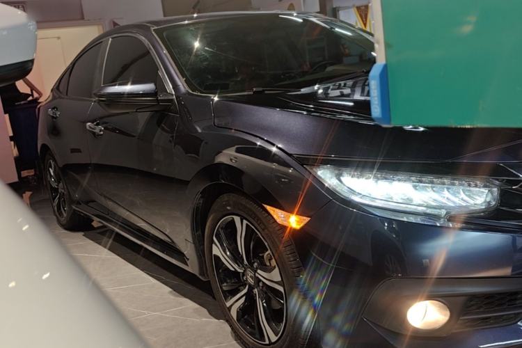 Used Honda Civic 2016 220TURBO CVT Prestige Edition Front Right 45 Deg