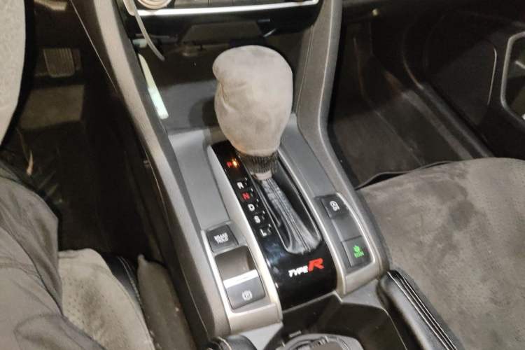 Used Honda Civic 2016 220TURBO CVT Luxury Edition Gear Lever