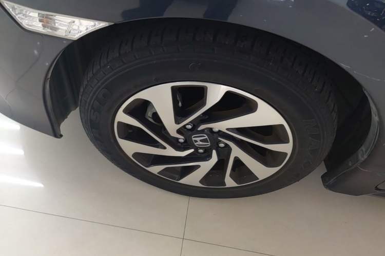Used Honda Civic 2016 220TURBO CVT Luxury Edition Left Front Wheel Hub