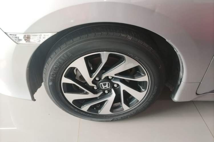 Used Honda Civic 2016 220TURBO CVT Luxury Edition Left Front Wheel Hub