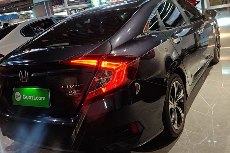 Used Honda Civic 2016 220TURBO CVT Prestige Edition Rear Right 45 Deg