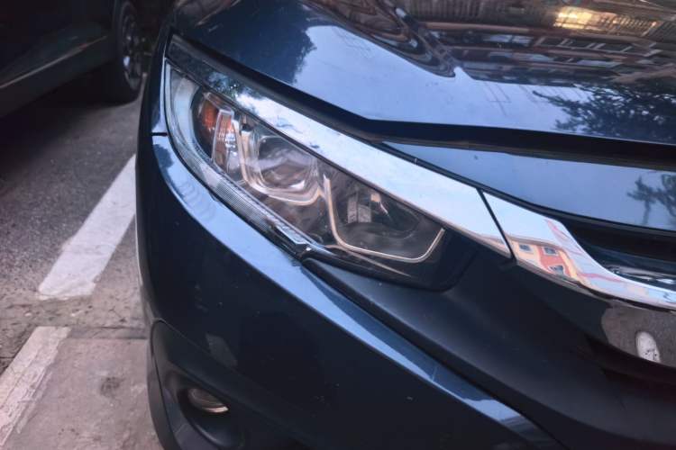 Used Honda Civic 2016 220TURBO CVT Luxury Edition Right Front Headlight