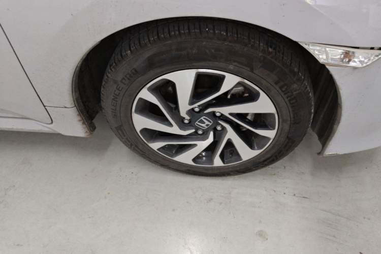 Used Honda Civic 2016 220TURBO CVT Luxury Edition Right Front Wheel Hub