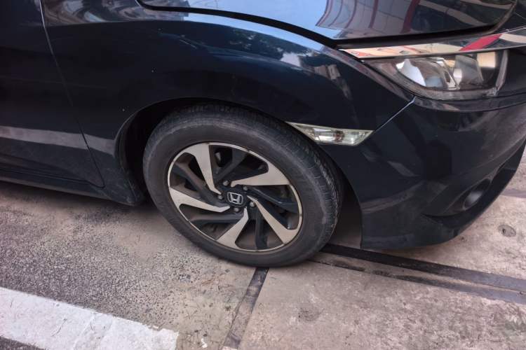 Used Honda Civic 2016 220TURBO CVT Luxury Edition Right Front Wheel Hub