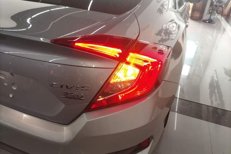 Used Honda Civic 2016 220TURBO CVT Luxury Edition Right Rear Taillight