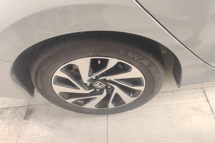 Used Honda Civic 2016 220TURBO CVT Luxury Edition Right Rear Wheel Hub