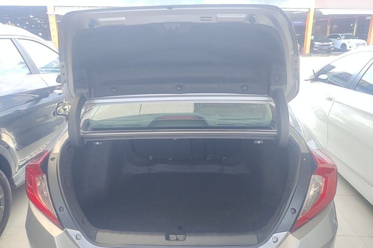 Used Honda Civic 2016 220TURBO CVT Luxury Edition Trunk