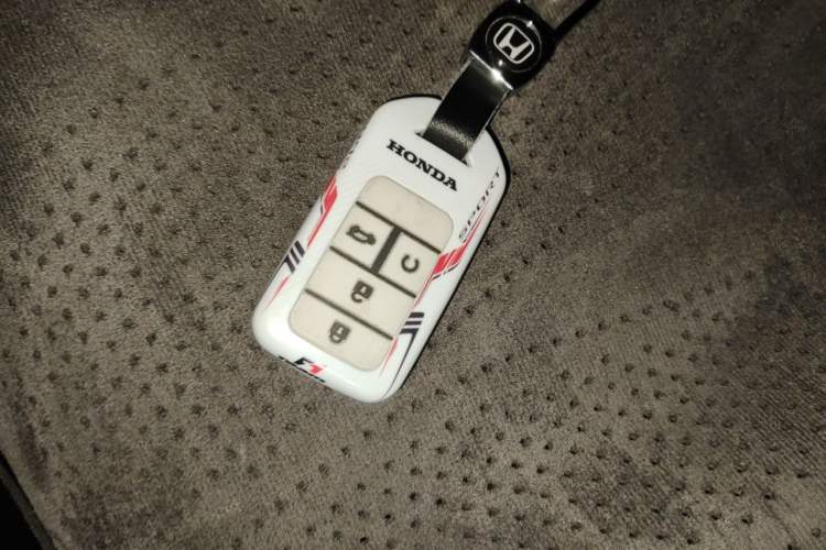 Used Honda Civic 2016 220TURBO CVT Luxury Edition Vehicle Key