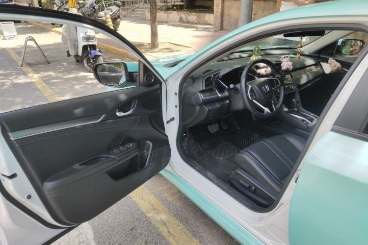 Used Honda Civic 2016 220TURBO CVT Prestige Edition Driver Seat